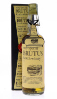 Lote 3276 - WHISKY VERY SPECIAL BRUTUS - Garrafa de Whisky, Blended Scotch Whisky, Over 5 Years Old, Escócia, (750ml - 43%vol.). Nota: em caixa de cartão original. Garrafa dos anos 1980s. Apresenta ligeira perda adequada ao período de engarrafamento