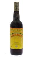 Lote 3392 - APERITIVO PINTO FINO - Garrafa de Vinho Aperitivo, Pinto Fino, Montilla, Denominacion de Origen, Alvear, Espanha, (700ml - 14,5%vol.). Nota: rótulos ligeiramente danificados