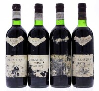 Lote 3427 - GARRAFEIRA SOGRAPE 1989 - 4 Garrafas de Vinho Tinto, Colheita de 1989, Sogrape Vinhos, (750ml). Nota: rótulos danificados