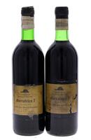 Lote 3511 - ADEGAS DA CUMEADA 1970 - 2 Garrafas de Vinho Tinto, Garrafeira 7, Colheita de 1970, Adegas da Cumeada, Cartaxo, (750ml - 12%vol.). Nota: rótulos fixos por pelicula e lacres algo danificados