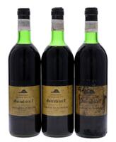 Lote 3593 - ADEGAS DA CUMEADA 1973 - 3 Garrafas de Vinho Tinto, Garrafeira 7, Colheita de 1973, Adegas da Cumeada, Cartaxo, (750ml - 12%vol.). Nota: rótulos fixos por pelicula