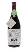 Lote 3597 - DÃO UDACA RESERVA 1964 - Garrafa de Vinho Tinto, Dão Região Demarcada, Reserva 1964, Udaca, União das Adegas Cooperativas do Dão, (750ml). Nota: garrafa idêntica à venda por € 45. Consultar valor indicativo em https://www.garrafeiranacional.co