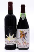 Lote 3611 - GARRAFAS DE VINHO - Conjunto de 2 garrafas de Vinho Tinto composto por uma garrafa de Solavessa, Reserva 1999, Vinho Regional Estremadura, (750ml - 13%vol.) e uma garrafa de Dão Colibri, Colheita 1985, Vinícola Vilanovense, (750ml - 11,9%vol.)