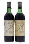 Lote 3698 - SERRADAYRES - 2 Garrafas de Vinho Tinto, Carvalho, Ribeiro & Ferreira, (750ml). Nota: garrafas antigas