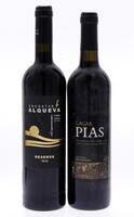 Lote 3711 - GARRAFAS DE VINHO - Conjunto de 2 garrafas de Vinho Tinto composto por uma garrafa de Encostas de Alqueva, Vinho Regional Alentejano, Reserva 2012, (750ml - 13,5,%vol.) e uma garrafa de Lagar das Pias, (750ml - 13%vol.)