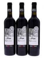 Lote 3732 - AS PIAS 2014 - 3 garrafas de vinho tinto Regional Alentejano, As Pias 2014, das Castas Aragonez, e Alfrocheiro. Sociedade Agrícola de Pias, Serpa, (750ml - 14%vol.). Nota: este vinho foi galardoado com uma Medalha de Prata no International Win