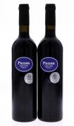 Lote 3824 - PAUSA LETRA 2009 RESERVA - 2 garrafas de Vinho Tinto Regional Alentejano, Pausa Letra 2009 Reserva, das Castas Touriga Nacional, Syrah e Petit Verdot, Herdade da Margalha, Gavião, (750ml - 14%vol.). Nota: este vinho intenso, elegante, denso e com longevidade foi galardoado com uma Medalha de Prata em 2014 no Challenge International du Vin em França