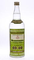 Lote 3916 - VODKA MOSKOSKAYA - Garrafa de Vodka Russo, Genuine Russian Vodka, Moscovo, USSR, (946ml - 40%vol.)