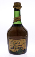 Lote 3929 - CALVADOS VIEUX DE LA BELLE AURORE - Garrafa de Calvados, Vieux de la Belle Aurore, Calvados Appelation Réglementée, França, (750ml aprox.). Nota: garrafa idêntica foi vendida por € 31. Consultar valor indicativo em http://www.cornettedesaintcy