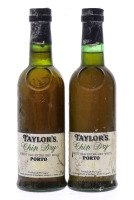 Lote 3954 - PORTO TAYLOR'S - 2 Garrafas de Vinho do Porto, "Chip Dry", Finest Old Extra Dry White Port, Taylor, Fladgate & Yeatman, (375ml - 20%vol.)