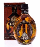 Lote 3958 - WHISKY DIMPLE 15 ANOS - Garrafa de Whisky, Fine Old Original, 15 Years Old Scotch Whisky, Escócia, (700ml - 40%vol.). Nota: garrafa similar à venda por € 28,65 (£25). Em caixa de cartão original. Consultar valor indicativo em https://www.whisk