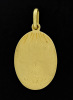 Lote 5800 - JOÃO DA SILVA, MEDALHA EM OURO 19.2 KT - Toque 800. Relevada com a “Nossa Senhora do Carrapito”. Peso: 6,68 g. Dim: 3,5 cm (altura). Nota: como Novo, com marcas de contraste - 4