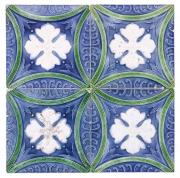Lote 89 - CONJUNTO DE AZULEJOS, SÉC. XX/XXI - Composto por 4 azulejos, com vidrado azul, verde e branco. Dim: 15,5x15,5 cm (aprox.). Nota: sinais de uso. Falhas e defeitos