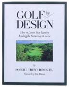 Lote 1013 - GOLF BY DESIGN. HOW TO LOWER YOUR SCORE BY READING THE FEATURES OF A COURSE, LIVRO - Por Robert Trent Jones, Jr. Exemplar idêntico encontra-se à venda por € 555 (USD$ 647), conversão do dia. Foreword by Tom Watson. 1ª Edição. Editora: Little, Brown and company, Boston. Com dedicatória autógrafa do autor. Dim: 28,5x22,5 cm. Encadernação cartonada com sobrecapa. Nota: sinais de manuseamento. Consultar valor indicativo em https://www.amazon.com/Design-Signed-Author-Reading-Features/dp/B