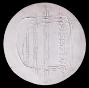 Lote 1022 - BIZETTE-LINDET, PLACA DE GESSO - Molde de gesso para medalha de bronze, do escultor Bizett-Lindet, assinada, motivo “Abstracto”, com 17 cm de diâmetro. Nota: sinais de manuseamento