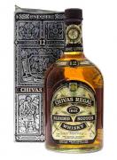 Lote 2029 - WHISKY CHIVAS REGAL 12 ANOS - Garrafa de Whisky, 1970's, Blended Scotch Whisky, Escócia, (1000ml - 43%vol.). Nota: garrafa idêntica à venda por € 277,22. Em caixa de cartão original. Consultar valor indicativo em https://www.masterofmalt.com/whiskies/chivas-regal/chivas-regal-12-year-old-1l-1970s-whisky/