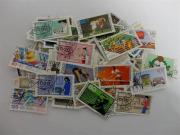 Lote 443 - Lote composto por 100 diferentes selos usados da Alemanha (inclui várias séries). Cotação YVERT 113.25€. Origem Colecionador Hugo Reis. Nota: Os lotes de selos usados da Alemanha são todos diferentes entre si não contém selos repetidos.