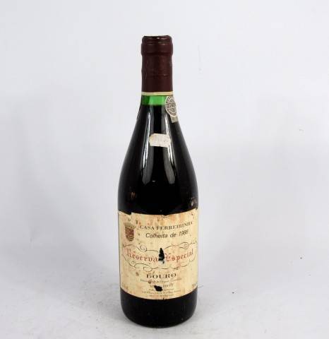 Lote 262 - Lote de garrafa de Vinho Tinto Ferreirinha Reserva Especial Colheita de 1986, com P.V.P. 175€, para coleccionador