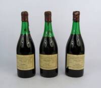 Lote 297 - Lote de 3 garrafas de vinho tinto Carvalho Ribeiro Ferreira, de 1955 NOTA: para coleccionador, com fuga.