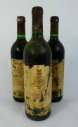 Lote 376 - 3 garrafas de vinho tinto Cartuxa colheita de 1990.Rótulos danificados por humidade