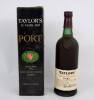 Lote 1548 - Garrafa Vinho do Porto 10 ANOS Taylor's (1987)