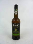 Lote 692 - Lote de garrafa de Vinho do Porto Armilar; White Port; Bottled and Aproved by The Douro and Port Wine Institute. para coleccionador 