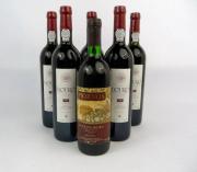 Lote 746 - Lote de 6 garrafas de vinho Tinto, 5 garrafas de Douro Reserva 1999, Clube Vinhos Sabores e 1 garrafa de Piornos Reserva Cova da Beira 1996, para coleccionador
