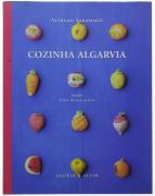 Lote 93 - COZINHA ALGARVIA, LIVRO - Por Alfredo Saramago. Exemplar idêntico encontra-se à venda por € 40. Fotografias de Inês Gonçalves. Editora: Assírio & Alvim, Lisboa, 2001. Dim: 30,5x24 cm. Encadernação cartonada com sobrecapa. Profusamente ilustrado. Nota: como novo. Consultar valor indicativo em https://www.wook.pt/livro/cozinha-algarvia-alfredo-saramago/11237069