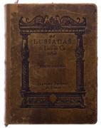 Lote 1011 - OS LUSÍADAS, LIVRO - Por Luís de Camões. Exemplar idêntico vendido na Oportunity Leilões por € 95. Editora: Edição Nacional, Imprensa Nacional de Lisboa, 1928. Encadernação em inteira de pele com ferros a seco na capa e contracapa, e a ouro na lombada. Ilustrado. Nota: sinais de manuseamento, amarelecimentos e desgastes. Consultar valor indicativo em https://oportunityleiloes.auctionserver.net/view-auctions/catalog/id/1358/lot/440071