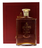 Lote 3003 - JAMES MARTIN'S 30 ANOS - Garrafa de Whisky, Fine & Rare, Blended Scotch, Escócia (700ml - 43%vol). Nota: garrafa idêntica à venda por € 995. Em caixa de cartão original. Consultar valor indicativo em Consultar valor indicativo em https://www.m