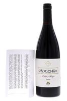 Lote 3839 - MOUCHÃO COLHEITAS ANTIGAS 2002 - Garrafa de Vinho Tinto, Castas: Alicante Bouschet e Trincadeira, Herdade do Mouchão, Casa Branca, Sousel, (750ml - 14,5%vol). Nota: garrafa idêntica à venda por € 69,50. Esta garrafa vem acompanhada de um texto