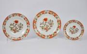 Lote 1796 - Lote de 3 pratos de porcelana Vista Alegre decoração Magnólia, composto por prato de resto, prato de sopa e prato de doce
