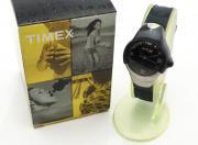 Lote 12 - TIMEX RELÓGIO DE PULSO DE SENHORA - Modelo TMX, original. Caixa em metal com 32 mm. Movimento a quartzo. Mostrador em numeração árabe; bracelete borracha. Nota: como novo ( sem uso), com caixa e suporte original