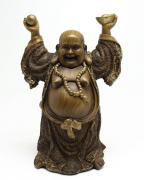 Lote 219 - BUDA DA RIQUEZA - escultura de Buda a rir, símbolo da riqueza, entre outros, em resina a imitar madeira e a dourado. Dimensão: 32x22,5x15 cm. Bom estado geral