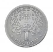 Lote 8 - PORTUGAL, MOEDA DE 1 ESCUDO EM ALPACA, ANO 1935 - Dim: 27 mm. Sem classificação atribuída, cabe ao licitante atribuir a classificação e a valorização que entender correta. Moeda de 1 Escudo de 1935, em estado BC+, à venda por € 185. Consultar valor indicativo em https://www.portugalmoedas.com.pt/artigo.aspx?id=20725