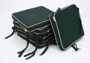 Lote 14 - ALMOFADAS/COXINS - seis almofadas de cadeira em tecido verde, marca Terramar, com atilhos. Dimensão: 41x44 cm. Bom estado