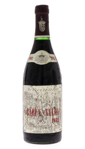 Lote 2004 - BARCA VELHA 1982 - Garrafa de Vinho Tinto, Barca-Velha, Colheita 1982, A.A. Ferreira, Vila Nova Gaia, (750ml - 12%vol.). Nota: garrafa idêntica à venda por € 475. Consultar valor indicativo https://www.garrafeiranacional.com/1982-barca-velha-t