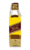 Lote 2163 - WHISKY JOHNNIE WALKER - Garrafa de Whisky, Red Label. Old Scotch Whisky, John Walker and Sons, Escócia, (200ml - 40%vol.). Nota: em caixa de madeira original com 2 copos, bolsa de tecido escocês e livro - 2