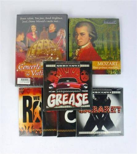 Lote 95 - Lote de 6 Cd´s de musicais diversos como Chicago, Cats, Grease, Cabaret, entre outros e DVD Concerto de Natal no Vaticano, como novos