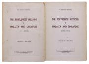 Lote 1014 - THE PORTUGUESE MISSIONS IN MALACCA AND SINGAPORE (1511-1958), LIVROS - Edições em língua Inglesa. 2 Vols. Por Fr. Manuel Teixeira. Conjunto idêntico, com 3 volumes, encontra-se à venda por € 328 (USD$ 370), conversão do dia. Edição da Agência Geral de Ultramar, Lisboa, 1961. Dim: 23x16,5 cm. Encadernações de capa de brochura. Nota: sinais de manuseamento e desgastes. Consultar valor indicativo em https://www.abebooks.com/servlet/BookDetailsPL?bi=20086920638