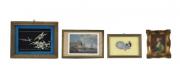 Lote 118 - CONJUNTO DECORATIVO - Composto por 4 quadros, 2 com bordados, decorados com pássaros e 2 impressões com retrato de Mrs. Siddons e Paisagem. Dim: mancha 11x15 cm. Dim: moldura 18x23 cm (maior)