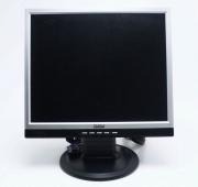 Lote 31 - MONITOR/LCD - monitor Targa Visionary LCD 17-5, com ecrã com 34x27 cm, com base redonda, com cabo de alimentação e cabo vga. Dimensão: 47x37x21 cm. Não testado