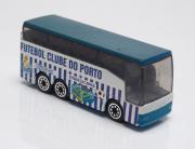 Lote 60 - MINIATURA, CARRINHA DO F.C. PORTO - réplica em metal da marca Guisval, Made in Spain. Dimensão: 3,5x7,5x2,5 cm. Sinais de uso