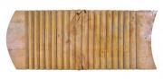Lote 11 - TÁBUA DE LAVAR ROUPA, VINTAGE - Em madeira, modelo tradicional. Dim: 60x23 cm. Nota: sinais de uso e ligeiras falhas
