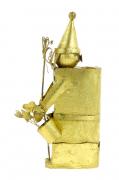 Lote 128 - ESCULTURA EM METAL - Decoração relevada de tonalidade dourada, representado guerreiro. Dim: 22,5x9,5 cm. Nota: sinais de manuseamento. Falhas e defeitos. Peça solta