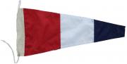 Lote 13 - BANDEIRA MARÍTIMA - Em tecido impermeável, tricolor: vermelho, branco e azul. Com cordão de cor branca. Dim: 52x23 cm. Nota: sinais de uso