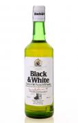 Lote 2068 - WHISKY BLACK & WHITE - Garrafa de Whisky, Choice Old Scotch Whisky, James Buchanan, Escócia, (750ml - 43%vol.). Nota: garrafa antiga. Garrafa similar foi vendida por € 45,56 (£ 40). Consultar valor indicativo em https://www.whiskyauctioneer.com/lot/72763/black-and-white-1980s