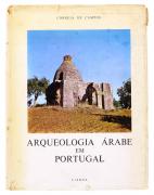 Lote 21 - ARQUEOLOGIA ÁRABE EM PORTUGAL, LIVRO - Por Correio de Campos. Ano 1965. Livro profusamente ilustrado. 326 Págs. Muito procurado. Exemplar idêntico encontra-se à venda por € 60. Encadernação cartonada com sobrecapa. Nota: pontos de acidez e sobrecapa com falhas. Consultar valor indicativo em https://www.livrariaalfarrabista.com/?livro=14073