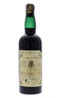 Lote 2029 - PORTO BURMESTER NOVIDADE 1890 - Garrafa de Vinho do Porto, Aloirado Doce, Reserva, Novidade 1890, Burmester, (750ml). Nota: garrafa idêntica à venda por € 1.390. Rótulo e lacre danificados. Consultar valor indicativo em https://www.garrafeiran