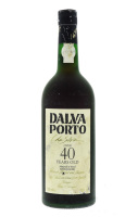 Lote 2038 - PORTO DALVA + 40 ANOS - Garrafa de Vinho do Porto, Over 40 Years Old, Engarrafado em 2001, C. da Silva Vinhos, (750ml - 20%vol.). Nota: garrafa idêntica à venda por € 145. Consultar valor indicativo em https://www.garrafeiranacional.com/dalva-